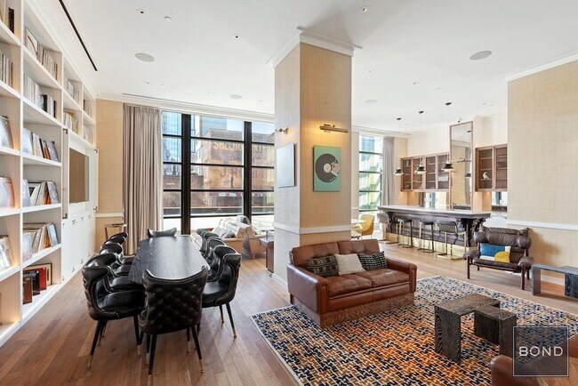 Building Photo - 515 W 38th St