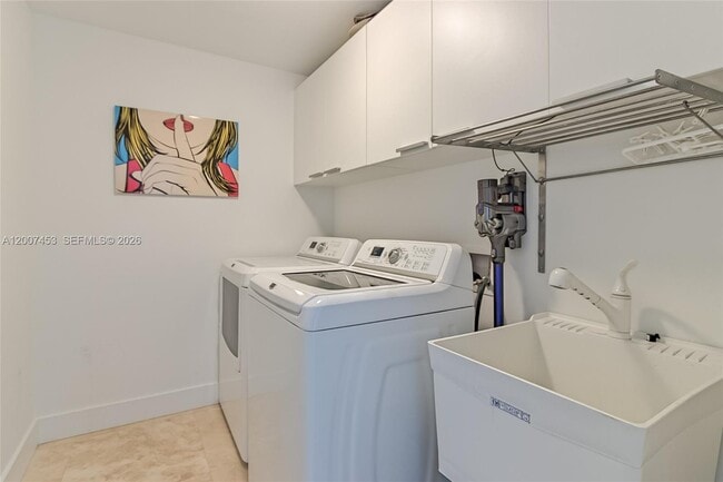 Building Photo - 3535 S Ocean Dr