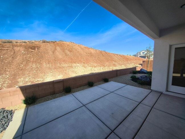 Building Photo - Brand New - 4 Br 2.5 Ba 2 Car Garage - Shaded Patio+++