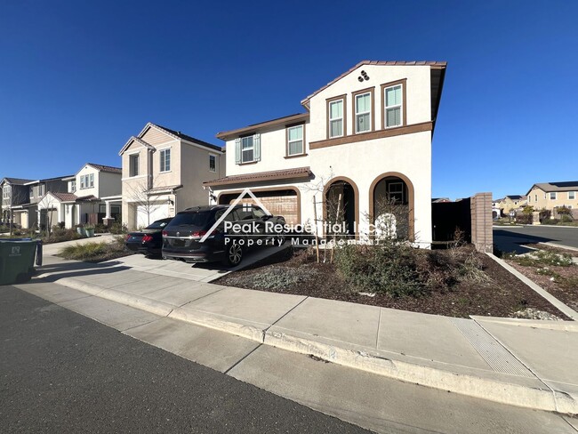 Primary Photo - Beautiful 4bd/2.5ba Folsom Home with 2 Car...