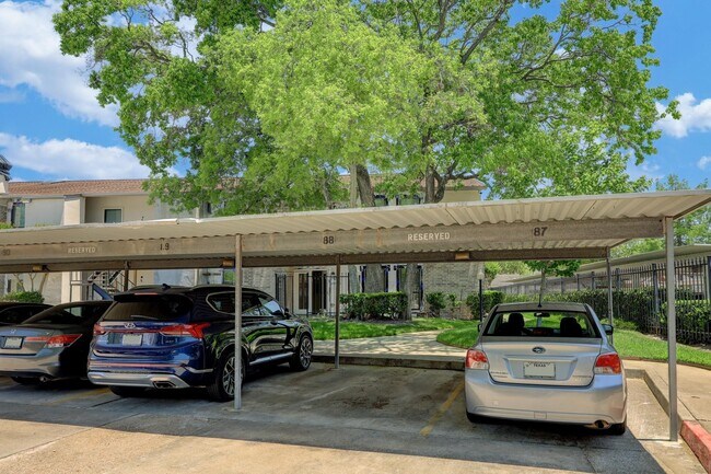 Building Photo - 2425 Augusta Dr