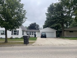 Primary Photo - 282 N Franklin St