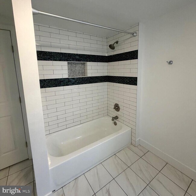 Building Photo - 17700 Barnesville Rd