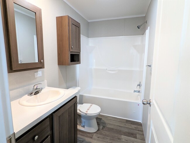 Building Photo - 586 Delaware