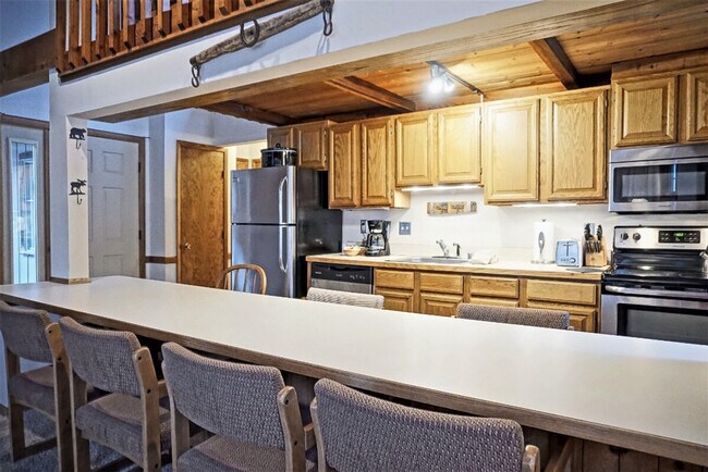 Building Photo - 2933 Mountaineer Cir