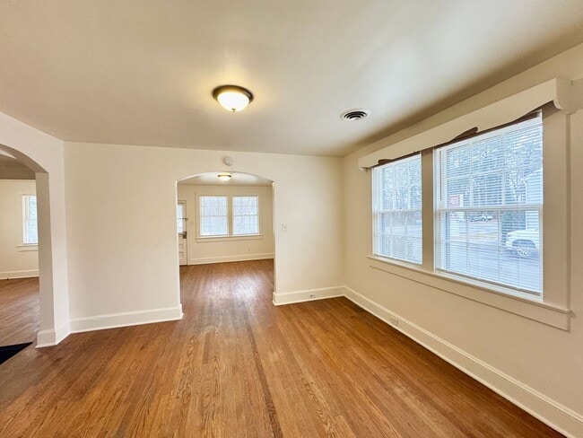 Building Photo - South Hill Beautiful Rancher for Rent