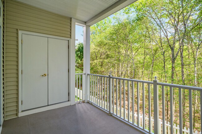 Building Photo - 82 Suzie Dr