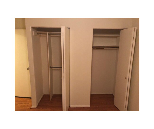 Building Photo - 9083 Meadow Heights Rd