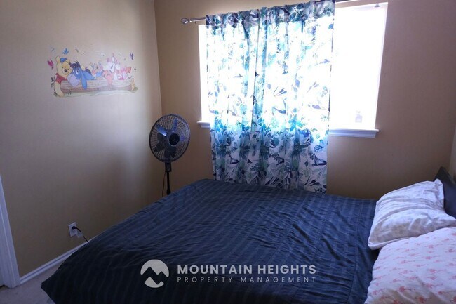 Building Photo - 2096 Rainbow Point Dr