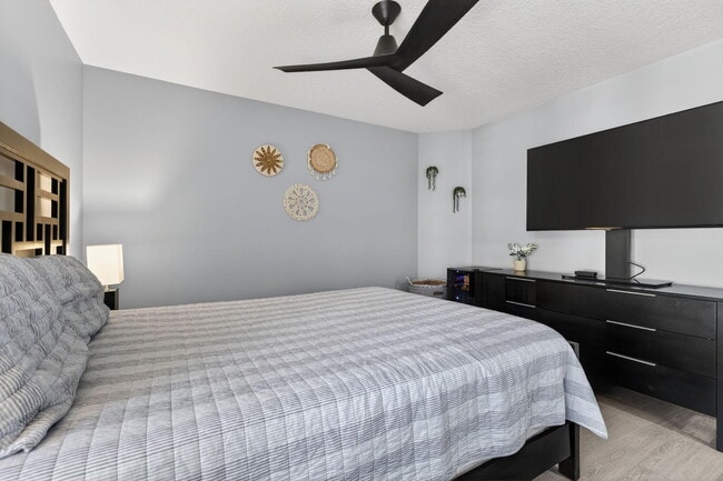 Building Photo - 805 Mainsail Cir