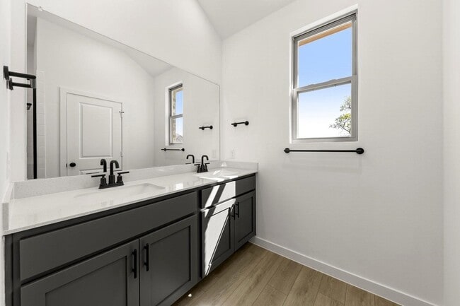 Building Photo - 4303 Crossvine Ln