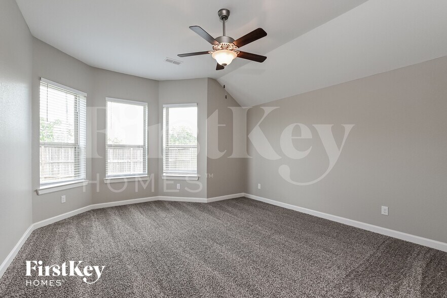 Building Photo - 10327 Armstrong Dr