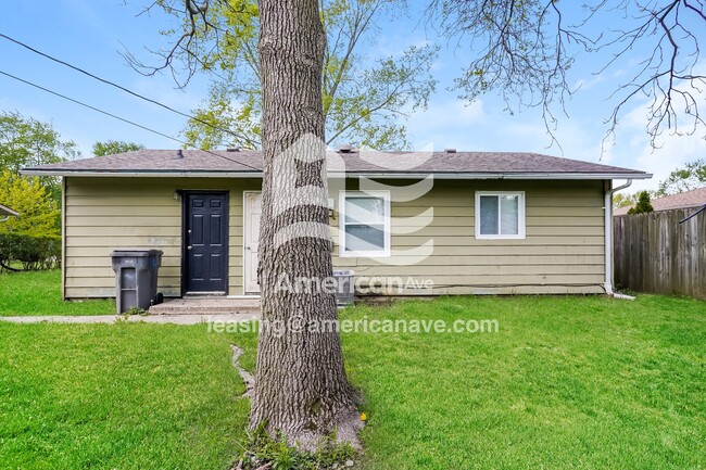 Building Photo - 3125 Hart Dr