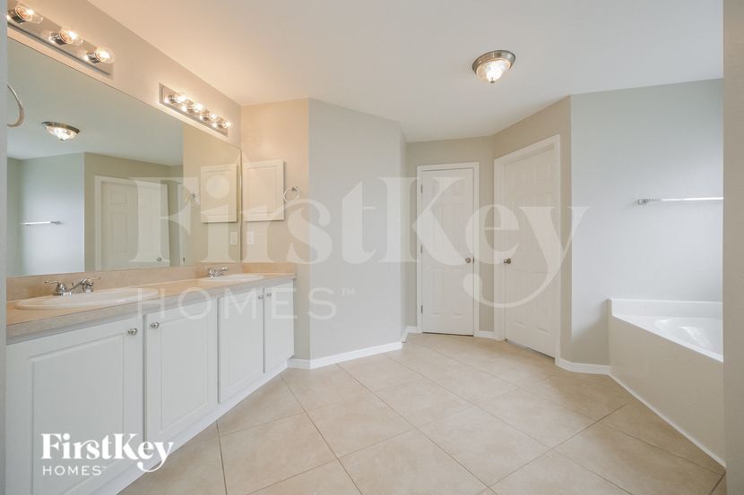 Building Photo - 2029 NW 4th St