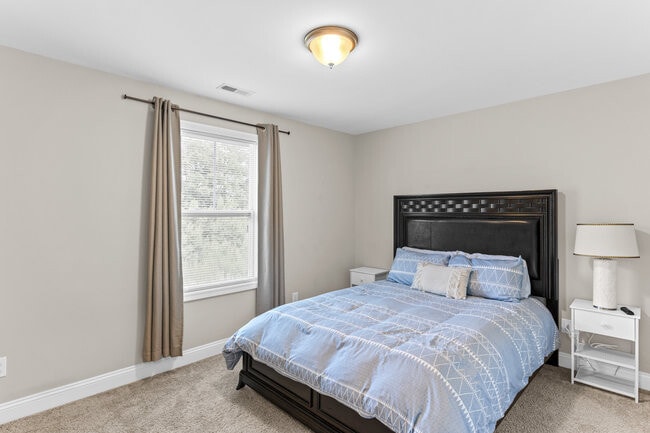 Building Photo - 1535 Grey Cliff Run