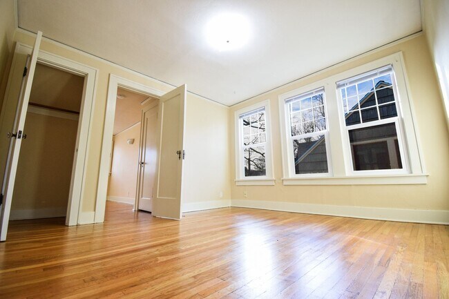 Building Photo - CLA2613-2615