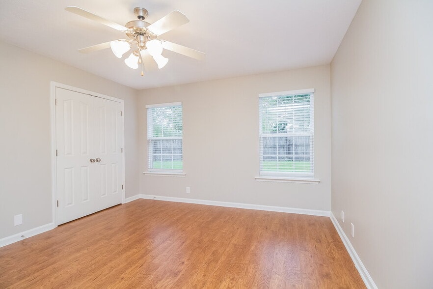 Building Photo - 8856 Cressent Glen Ct