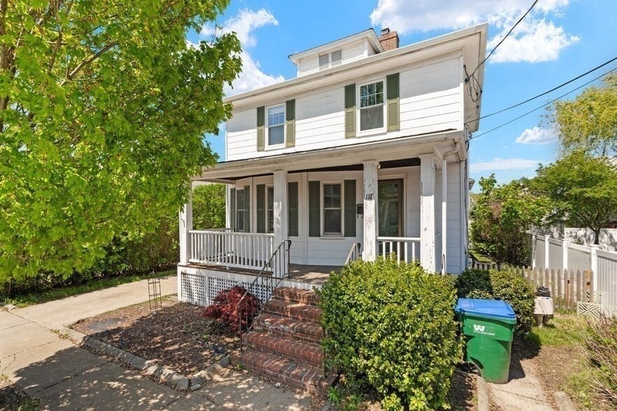 Primary Photo - 117 2nd St