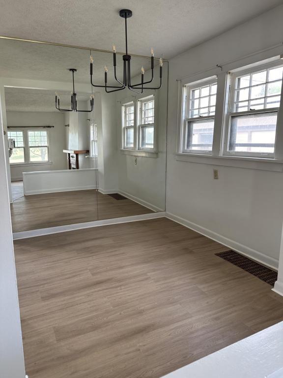 Building Photo - 1618 W Pine St