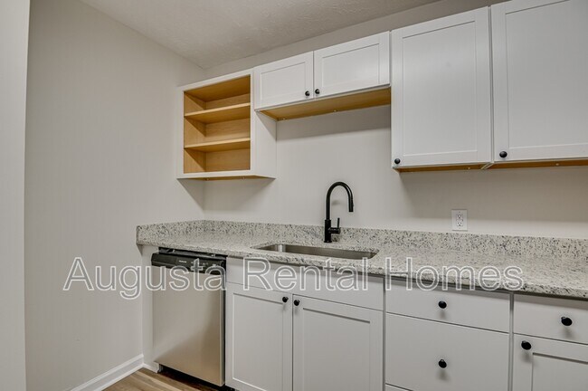 Building Photo - 34 Conifer Ct