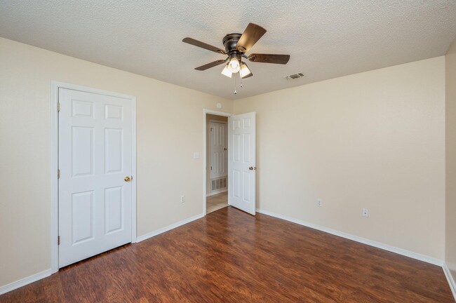 Building Photo - 3009 La Salle Ct