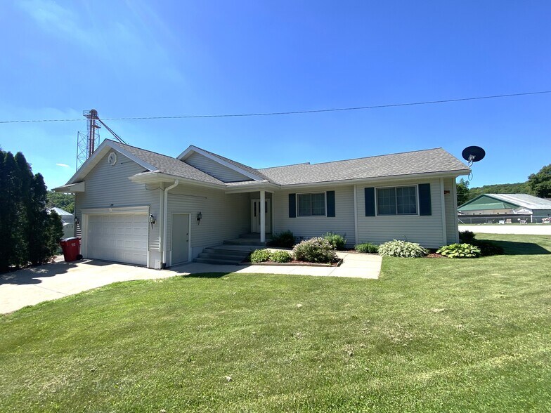 Primary Photo - 295 Walton St