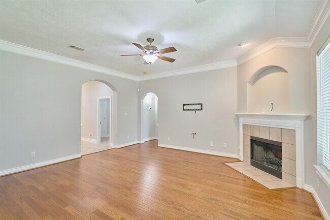 Building Photo - 13313 Enchanted Way