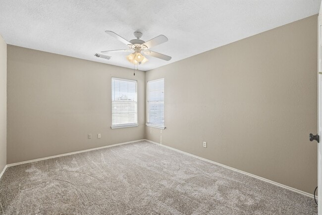 Building Photo - 6734 Flowermound Dr