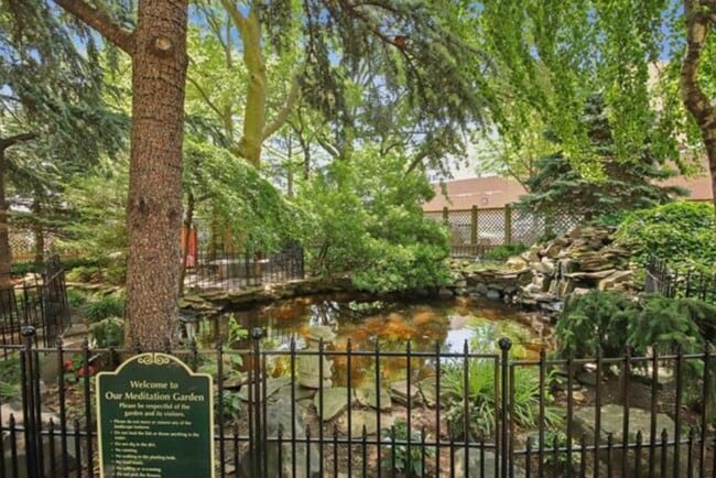 Building Photo - 10 Huron Ave