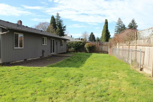 Building Photo - Cute single level, three bedroom home on quiet cul-de-sac in Hillsboro