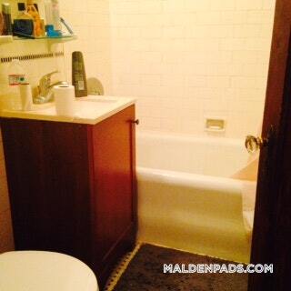 Building Photo - 349 Pleasant St