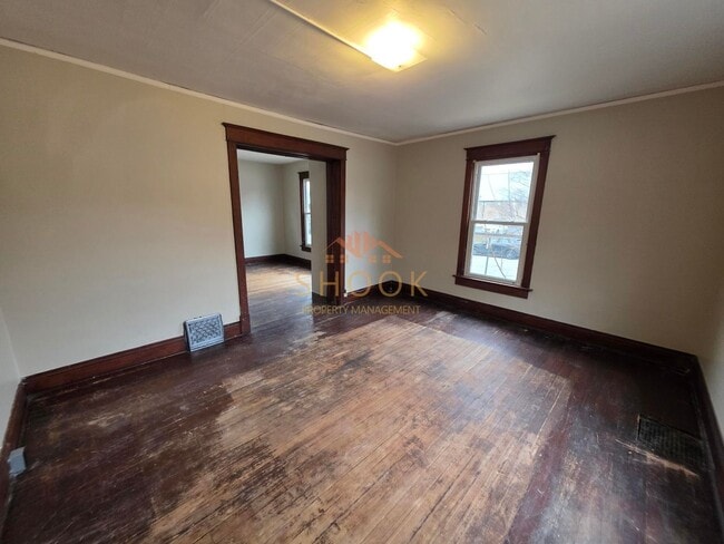 Building Photo - 104 S 7th St