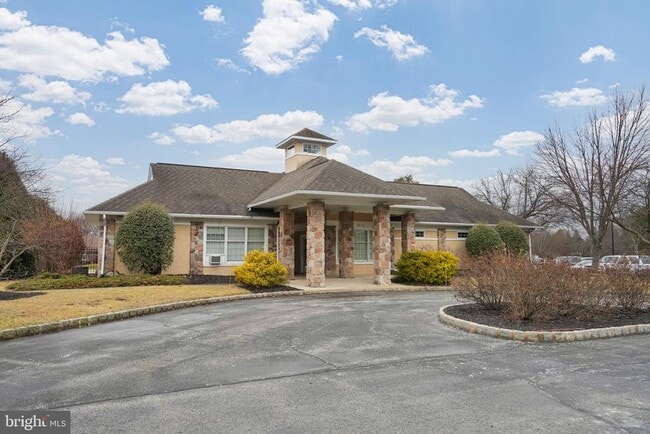 Building Photo - 115 Gleneagles Dr