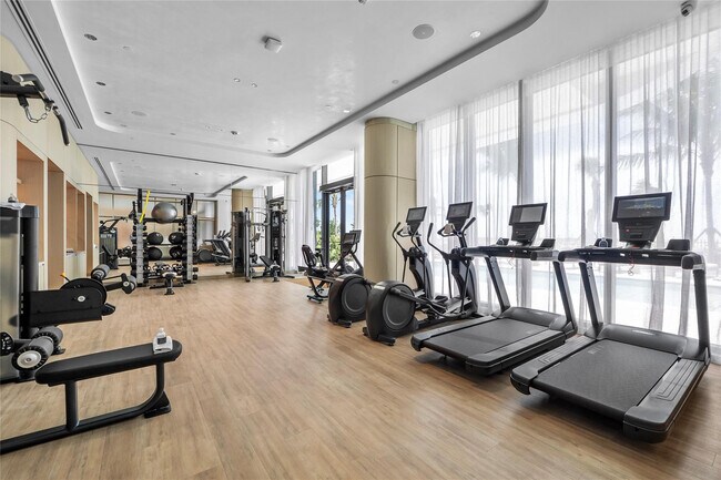 Building Photo - 900 N Ocean Blvd