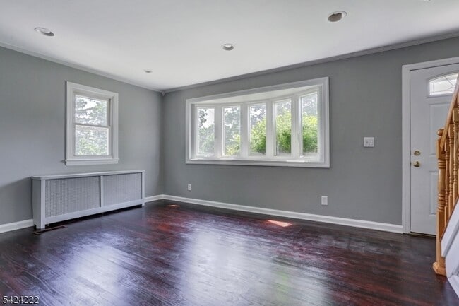 Building Photo - 85 Hollywood Ave