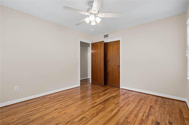 Building Photo - 161 Poydras Ave