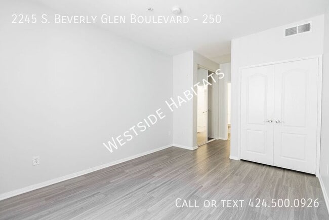 Building Photo - 2245 S Beverly Glen Blvd