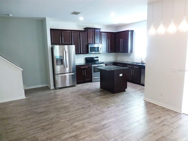 Building Photo - South Hampton Townhome