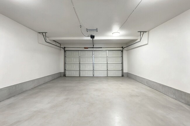 Building Photo - 827 S Pima Ave