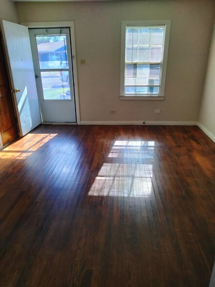 Building Photo - 3707 Parkwood St