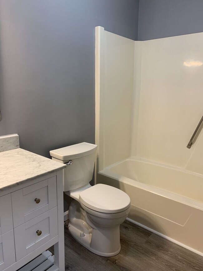 Building Photo - Charming 3 Bed, 2 Bath Home in Fayetteville