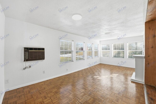 Building Photo - 1309 Oakridge Rd