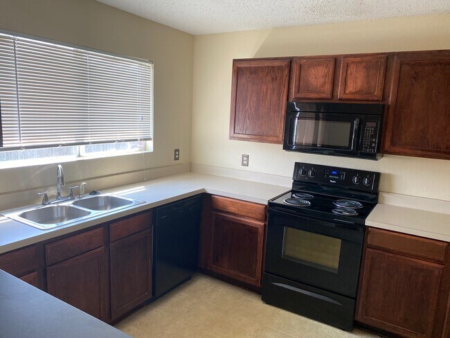 Building Photo - 8103 Zephyr Ct