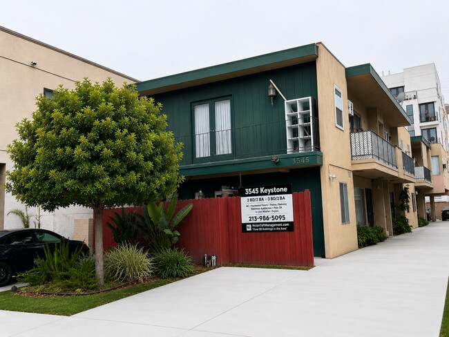 Building Photo - key3545