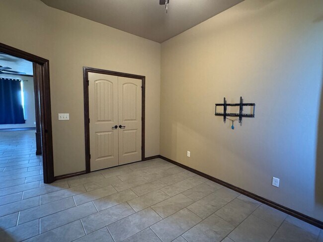 Building Photo - 8294 SE 90th St