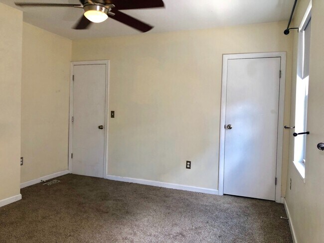 Building Photo - Charming 2 Bedroom/2 Bathroom Townhome in Federal Hill W/ Parking