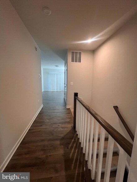 Building Photo - 44625 Wolfhound Sq