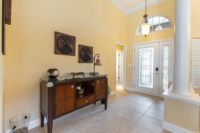 Building Photo - Beautiful 2-Bed Pool Home with Deeded Golf...