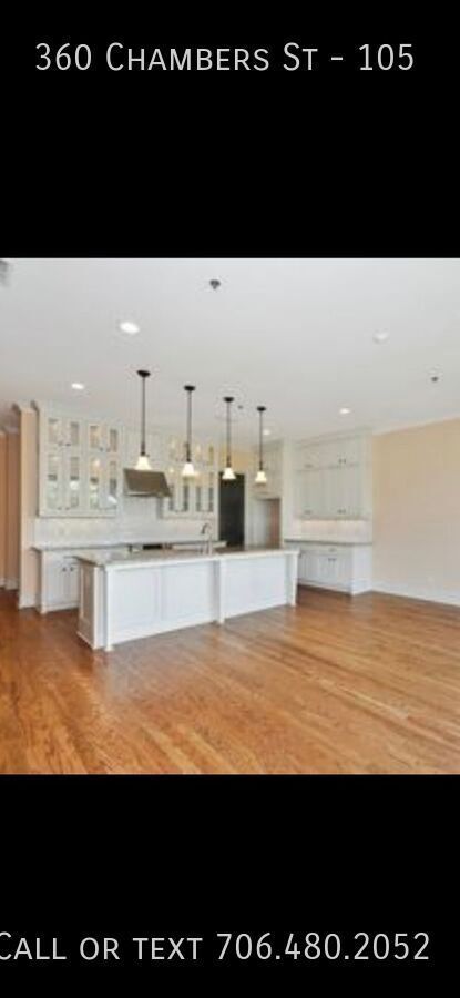 Building Photo - Stunning Upgraded 1-Bedroom, 2-Bathroom Un...