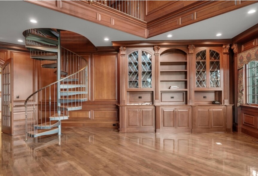 Building Photo - 581 Pottersville Rd